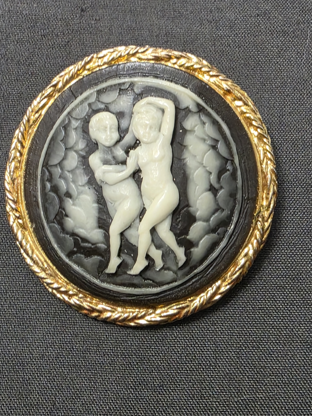 Estate - Gold Tone - Black/Cream Cameo Brooch - 286